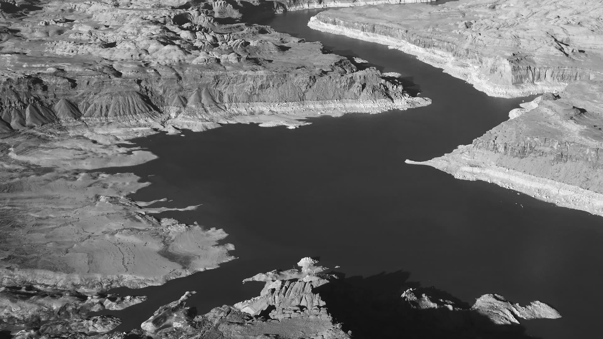 Lake Powell Glen Canyon Dam water release delayed because of drought